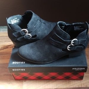 Arizona Black Booties.Size 8M